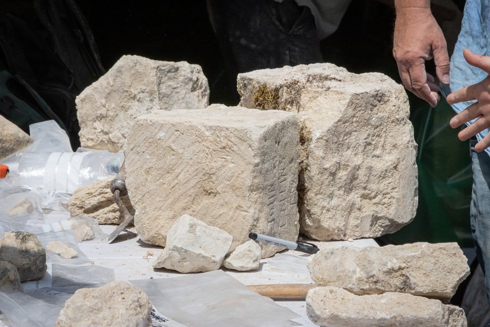 Winchester Council arranges assessment works on historic wall