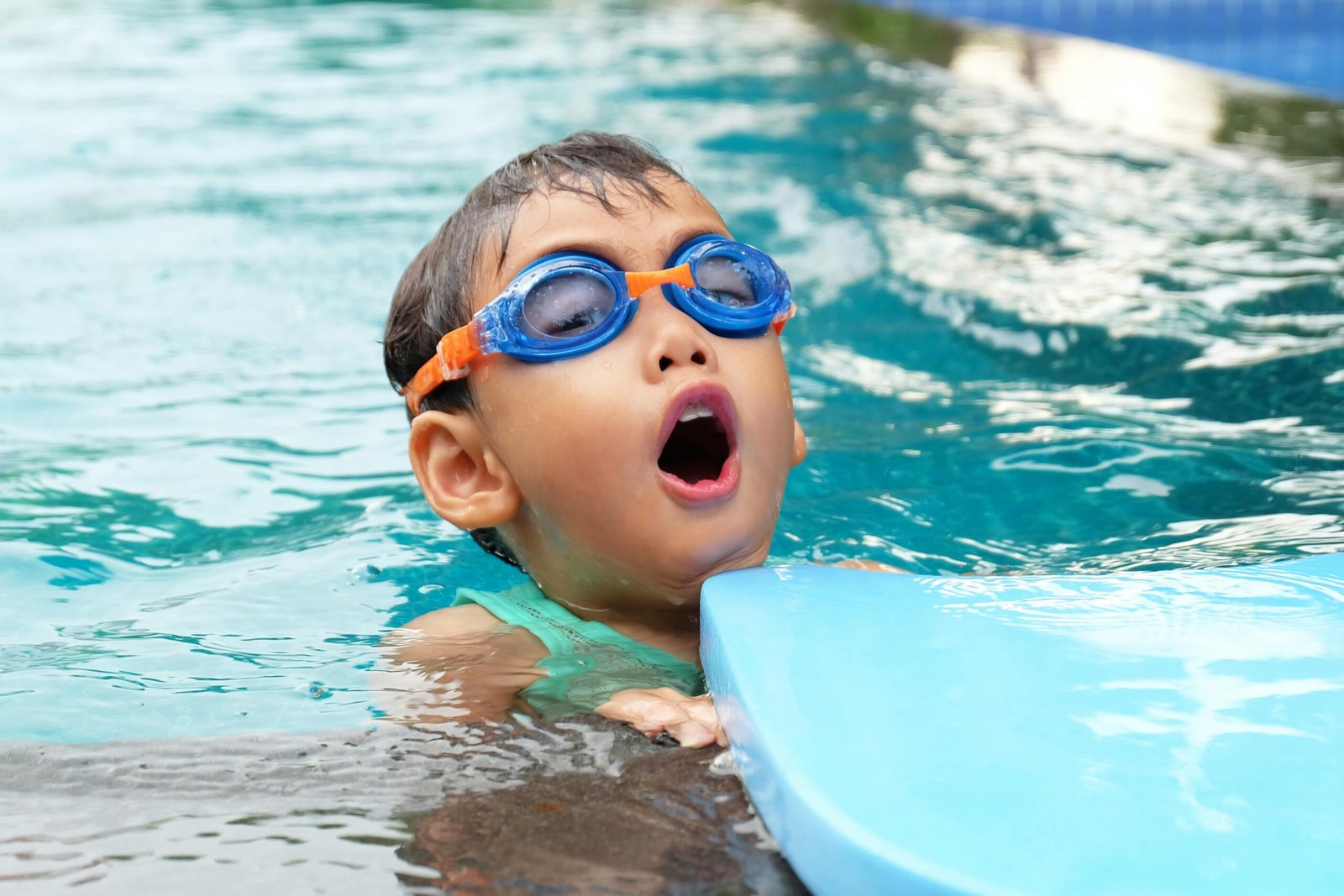 Wiltshire Council to pilot free summer swimming for children