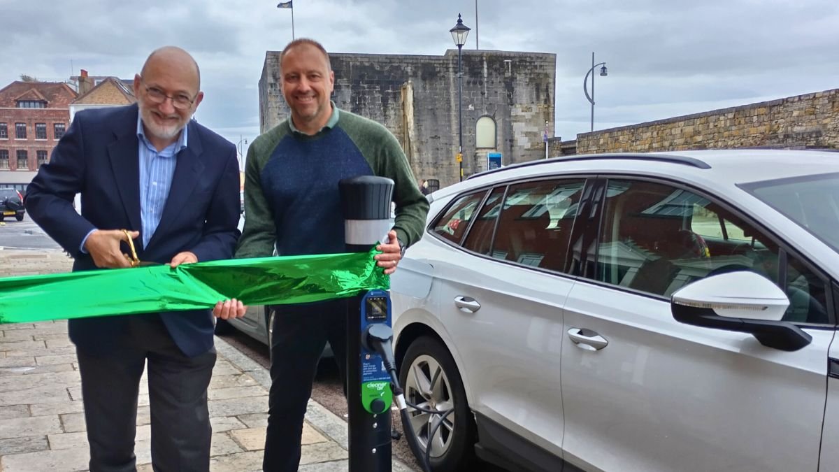 Portsmouth powers up first wave of new EV chargepoints now live