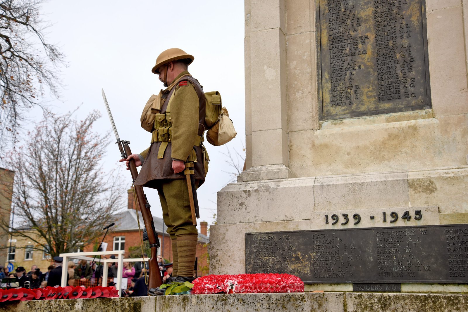 Remembrance services set to honour sacrifices of the armed forces