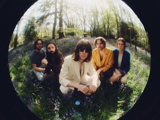 BLOSSOMS - Return with New Single and Music Video "Joke About Divorce"