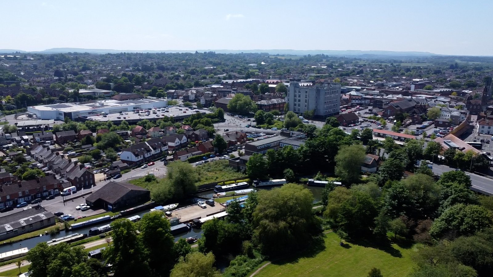 Small and medium-sized businesses in the district are set to receive a boost when bidding for work from West Berkshire Council thanks to changes to be considered next week. The Procurement and ‘Think Local’ Social Value strategies will go to Executive for approval on 11 June. Together, they set out how the Council will use its £200m annual spend to deliver better outcomes for residents and the local economy.